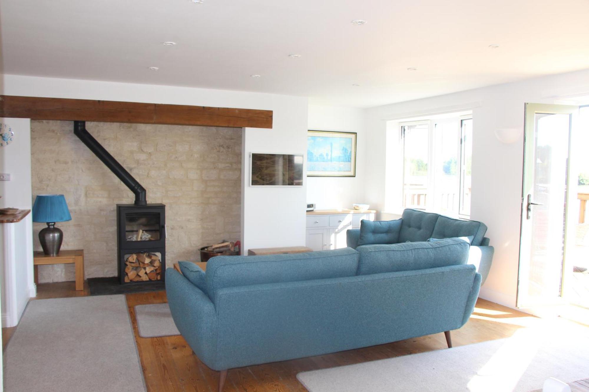 Coot Cottage - Holiday House With Fantastic Lake Views Somerford Keynes Exterior photo